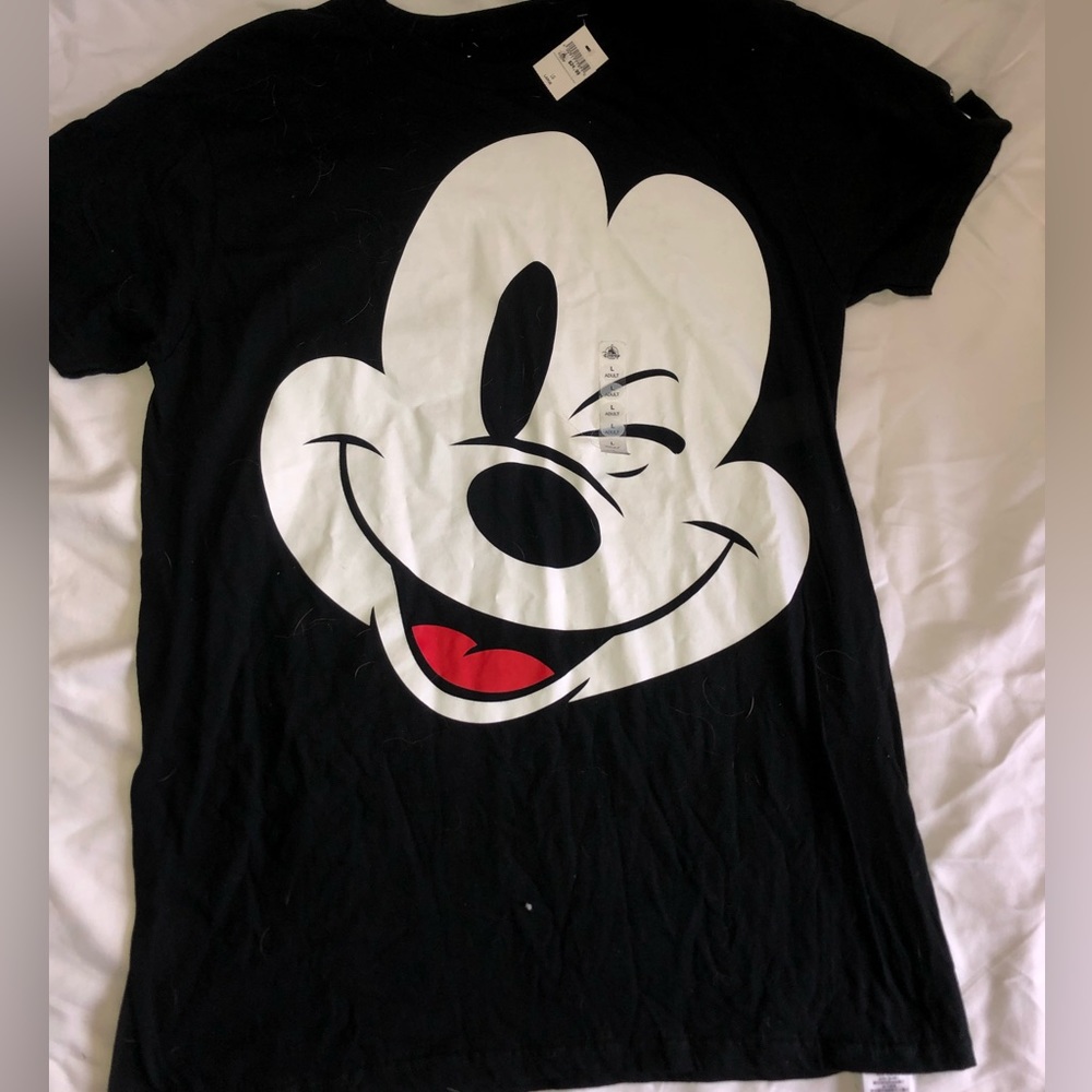 NWT Disney Mickey T-Shirt L